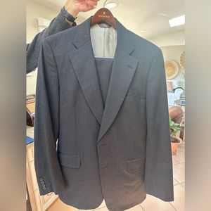 Paul Stuart Men’s Grey Flannel 40L tailored suit